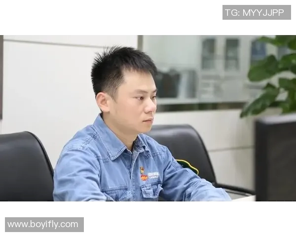 周鹏:从篮球场上的拼搏者到生活中的榜样,见证奋斗与坚持的力量 周鹏:从篮球场上的拼搏者到生活中的榜样,见证奋斗与坚持的力量