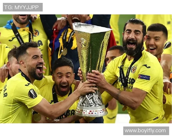 普马斯与艾特莱的精彩对决揭示了足球战术的魅力与团队合作的重要性