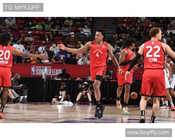 文班亚马新赛季表现惊艳场均20分10篮板3盖帽稳居最佳新秀前列